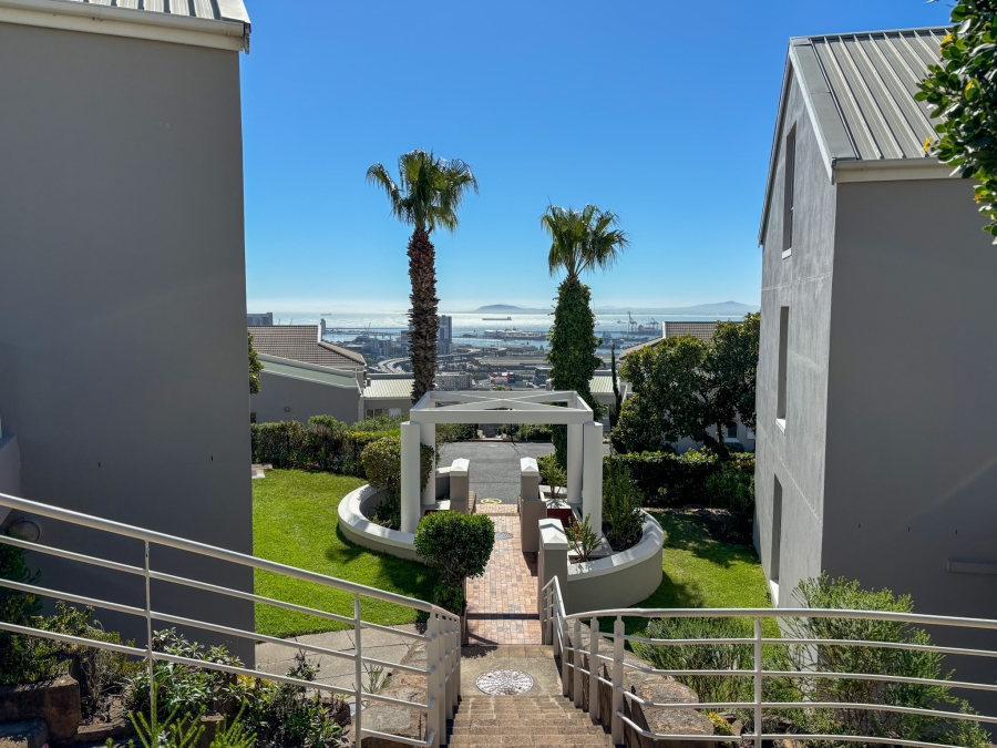 1 Bedroom Property for Sale in Vredehoek Western Cape